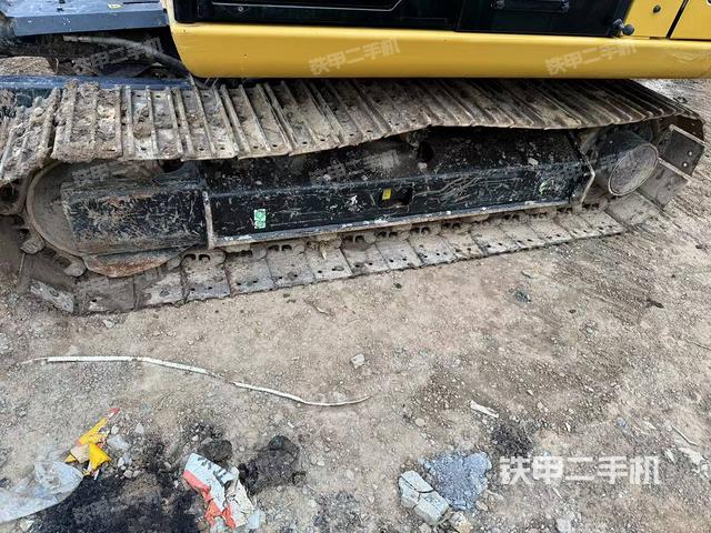 单侧履带整体(整机外观) 单侧履带整体(整机外观)