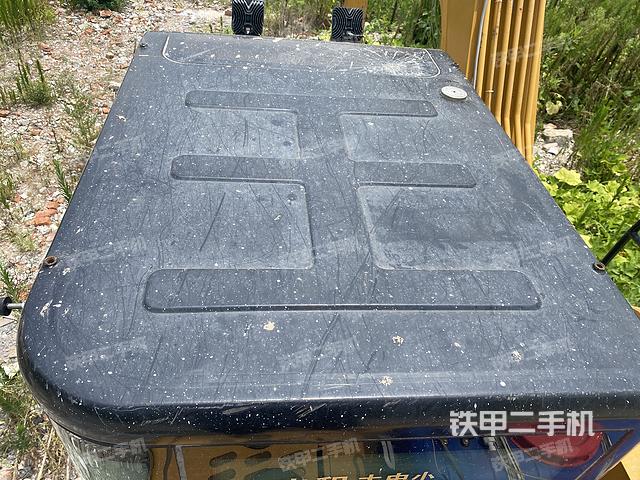 驾驶室顶部（整机外观）