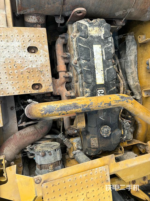 發(fā)動(dòng)機(jī)整體俯視(整機(jī)外觀) 發(fā)動(dòng)機(jī)整體俯視(整機(jī)外觀)