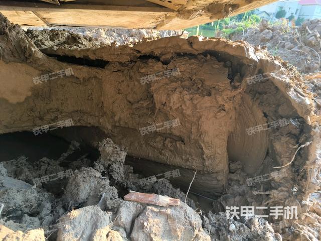 左驅(qū)動輪(行走機構(gòu)) 左驅(qū)動輪(行走機構(gòu))