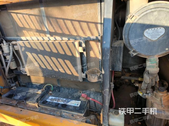 液壓泵斜45?右(大件艙室) 液壓泵斜45?右(大件艙室)