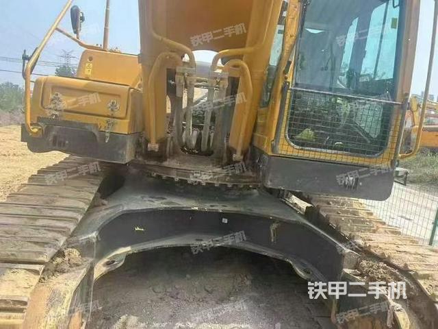 驾驶室整体(整机外观) 驾驶室整体(整机外观)