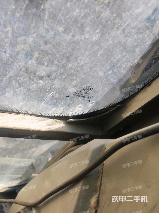 驾驶室正侧(驾驶室部分) 驾驶室正侧(驾驶室部分)