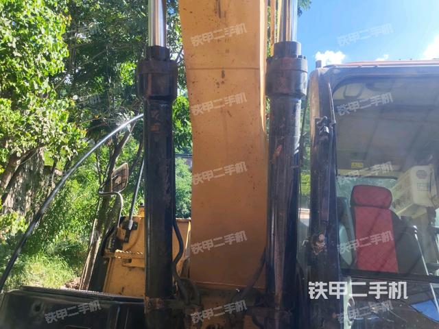 大臂油缸整體?豎拍(工作和回轉(zhuǎn)裝置) 大臂油缸整體?豎拍(工作和回轉(zhuǎn)裝置)