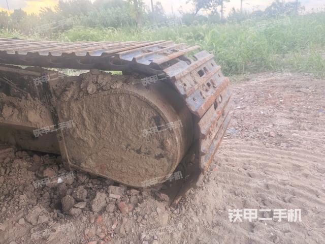 右側(cè)行走馬達(dá)蓋板(行走機(jī)構(gòu)) 右側(cè)行走馬達(dá)蓋板(行走機(jī)構(gòu))