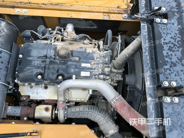 氣門室蓋螺絲特寫(上車部件) 氣門室蓋螺絲特寫(上車部件)
