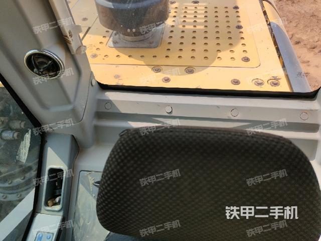 座椅后部(驾驶室部分) 座椅后部(驾驶室部分)