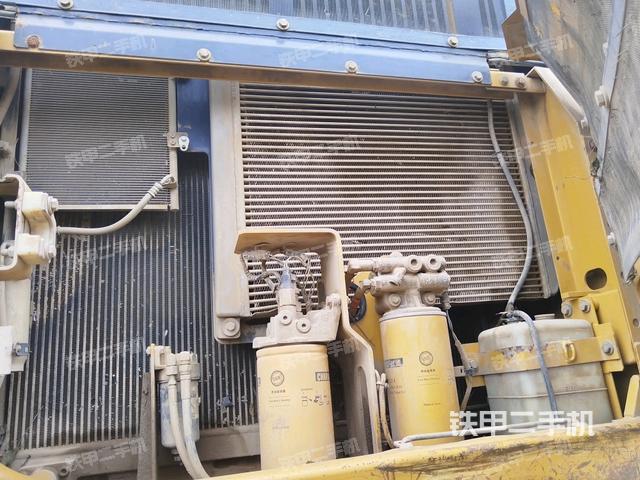 散熱器正面(大件艙室) 散熱器正面(大件艙室)