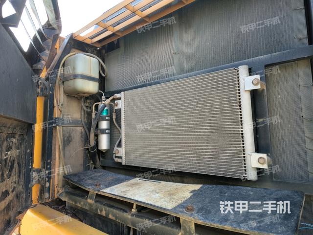 液壓泵斜45?右（大件艙室）