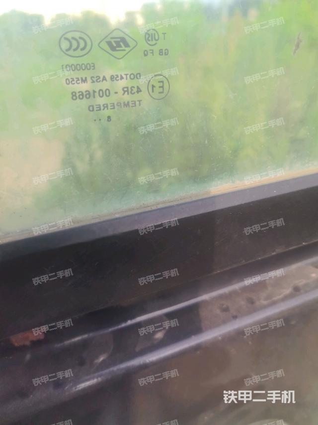 左后方玻璃角標(biāo)(駕駛室部分) 左后方玻璃角標(biāo)(駕駛室部分)