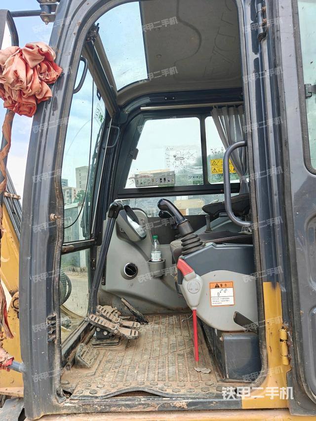 ?駕駛室正側(cè)（駕駛室部分）