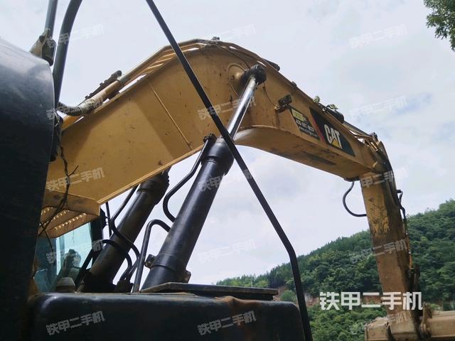 大臂整體?右側(cè)(工作和回轉(zhuǎn)裝置) 大臂整體?右側(cè)(工作和回轉(zhuǎn)裝置)