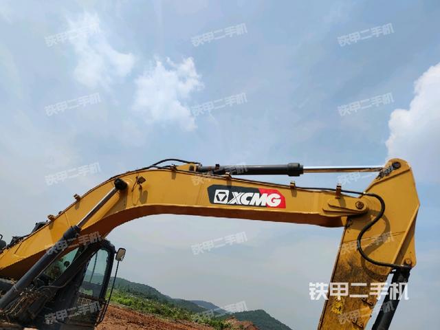 大臂整体 右侧(工作和回转装置) 大臂整体 右侧(工作和回转装置)