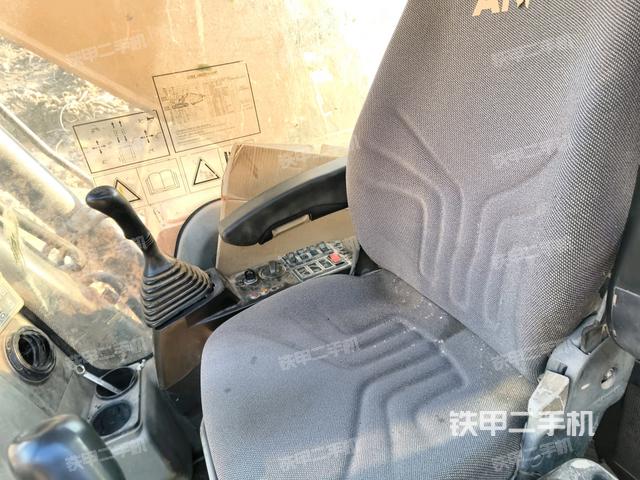 座椅后部(駕駛室部分) 座椅后部(駕駛室部分)
