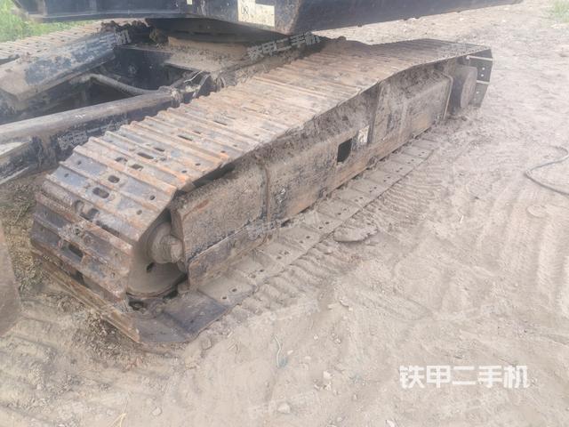 左側(cè)履帶整體?(行走機(jī)構(gòu)) 左側(cè)履帶整體?(行走機(jī)構(gòu))