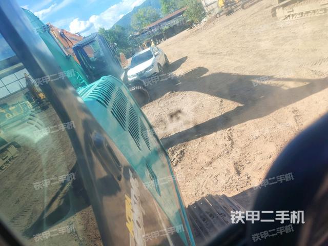 驾驶室正侧(驾驶室部分) 驾驶室正侧(驾驶室部分)