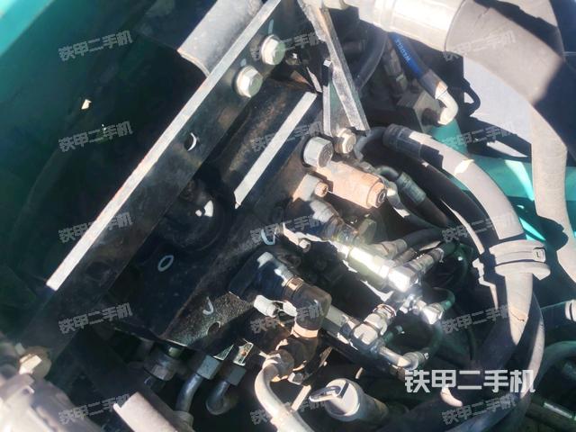 气门室盖螺丝特写(上车部件) 气门室盖螺丝特写(上车部件)