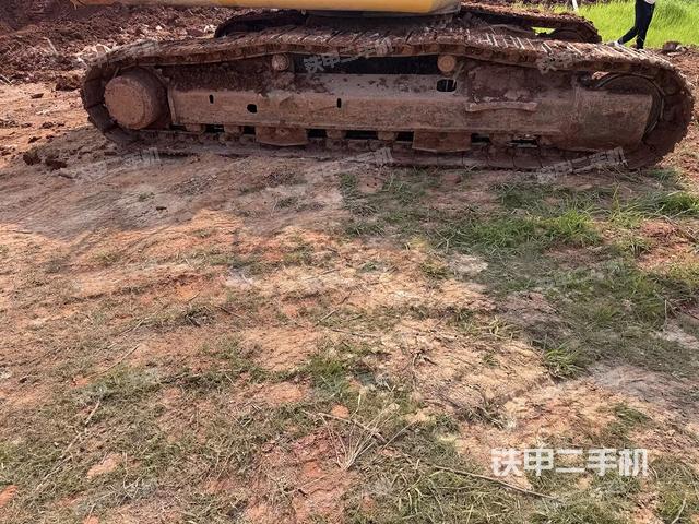 左侧履带整体 (行走机构) 左侧履带整体 (行走机构)