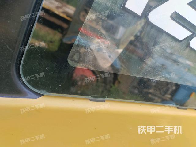 右側(cè)玻璃角標(biāo)(駕駛室部分) 右側(cè)玻璃角標(biāo)(駕駛室部分)