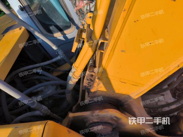 大臂根部?斜視(工作和回轉(zhuǎn)裝置) 大臂根部?斜視(工作和回轉(zhuǎn)裝置)