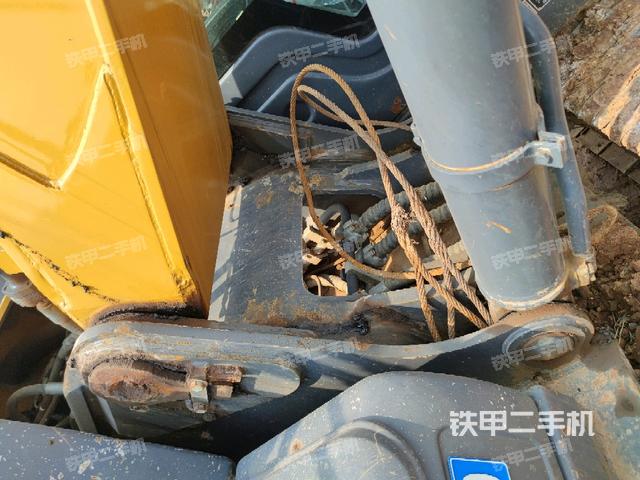 大臂根部 斜视(工作和回转装置) 大臂根部 斜视(工作和回转装置)