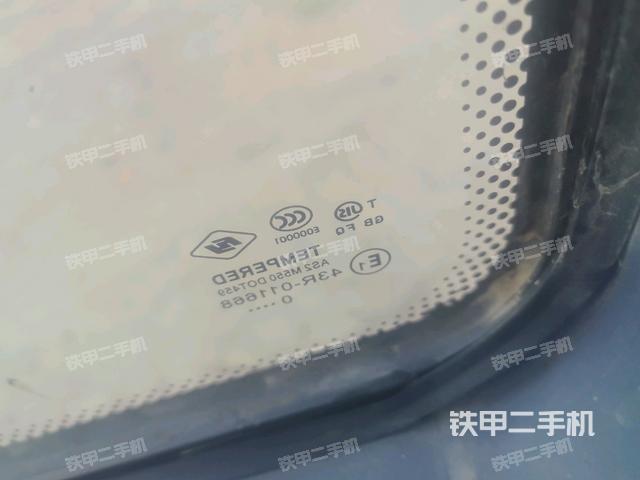 左后方玻璃角標(biāo)(駕駛室部分) 左后方玻璃角標(biāo)(駕駛室部分)