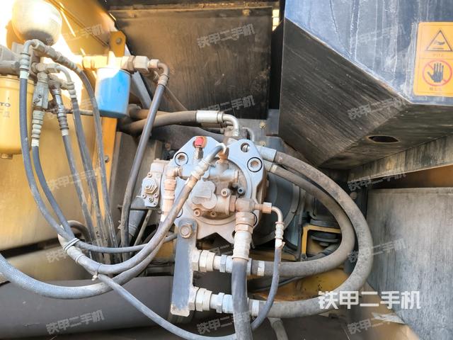 液壓泵斜45?左（大件艙室）