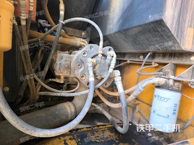 散熱器正面(大件艙室) 散熱器正面(大件艙室)