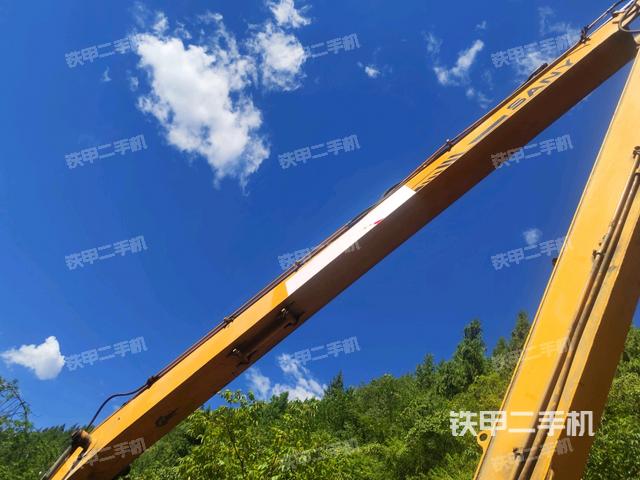 大臂整体 右侧(工作和回转装置) 大臂整体 右侧(工作和回转装置)