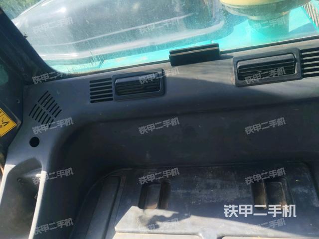 右侧玻璃角标(驾驶室部分) 右侧玻璃角标(驾驶室部分)