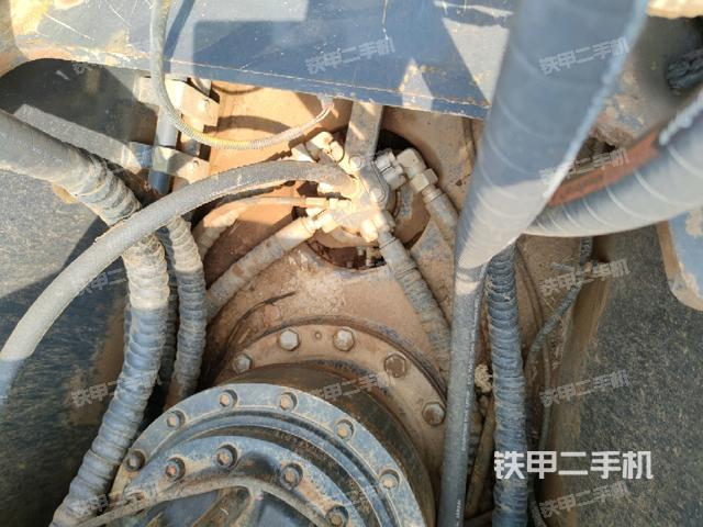 中央回转接头特写(上车部件) 中央回转接头特写(上车部件)