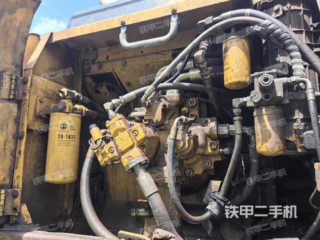 发动机整体俯视(整机外观) 发动机整体俯视(整机外观)