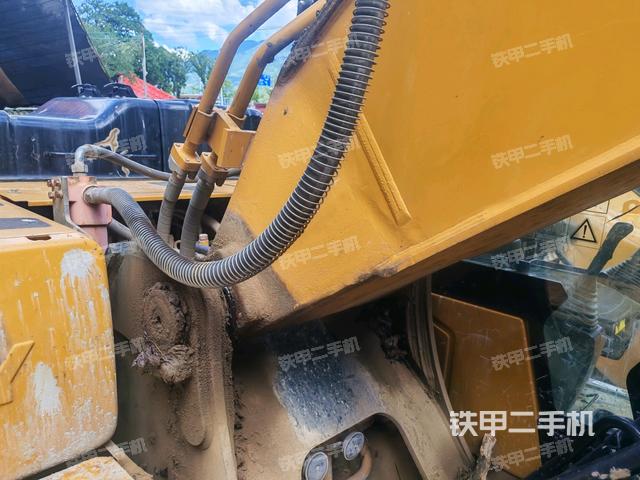 大臂根部 斜视(工作和回转装置) 大臂根部 斜视(工作和回转装置)