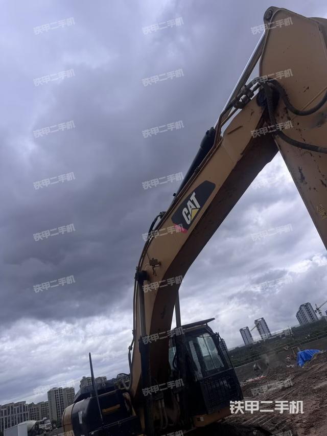 大臂整體?右側(cè)(工作和回轉(zhuǎn)裝置) 大臂整體?右側(cè)(工作和回轉(zhuǎn)裝置)