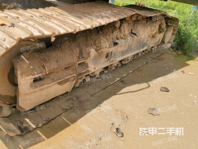 单侧履带整体(整机外观) 单侧履带整体(整机外观)