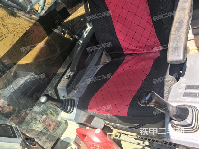 座椅后部(驾驶室部分) 座椅后部(驾驶室部分)