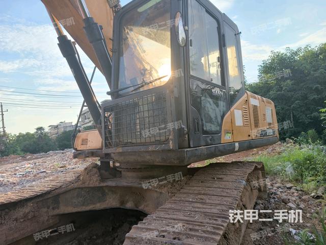 三一重工SY215C挖掘机