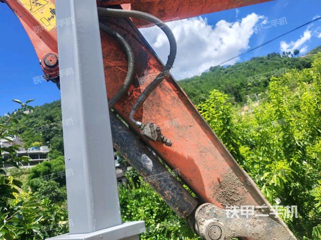小臂整體左后(工作和回轉(zhuǎn)裝置) 小臂整體左后(工作和回轉(zhuǎn)裝置)