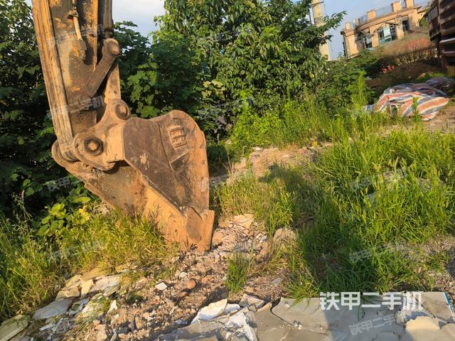 大臂根部?斜視(工作和回轉(zhuǎn)裝置) 大臂根部?斜視(工作和回轉(zhuǎn)裝置)