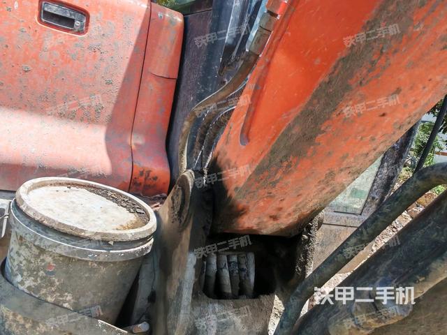 大臂根部?斜(工作和回轉(zhuǎn)裝置) 大臂根部?斜(工作和回轉(zhuǎn)裝置)