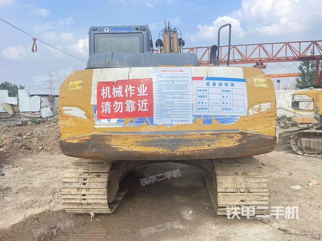 驾驶室整体(整机外观) 驾驶室整体(整机外观)