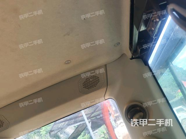 驾驶室左后45度(驾驶室部分) 驾驶室左后45度(驾驶室部分)