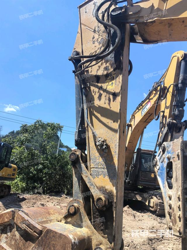 大臂整体 右侧(工作和回转装置) 大臂整体 右侧(工作和回转装置)