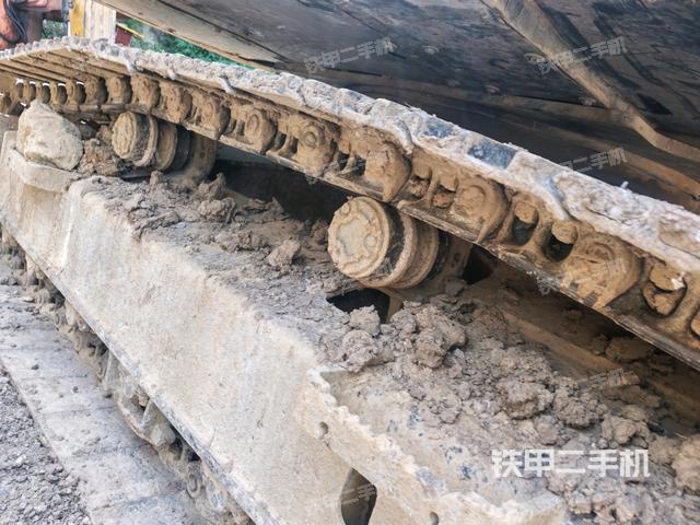 右导向轮(行走机构) 右导向轮(行走机构)