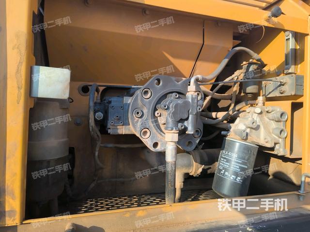 液壓泵斜45?右(大件艙室) 液壓泵斜45?右(大件艙室)