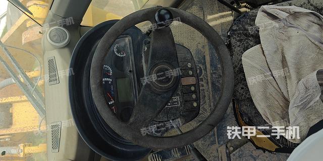 駕駛室操作臺(整機(jī)外觀及大件) 駕駛室操作臺(整機(jī)外觀及大件)
