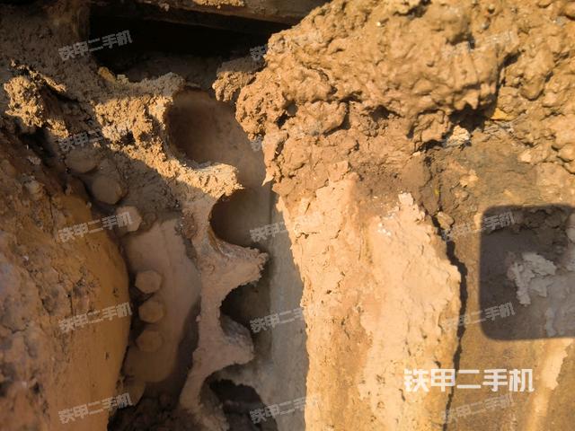 左側(cè)履帶整體?(行走機(jī)構(gòu)) 左側(cè)履帶整體?(行走機(jī)構(gòu))