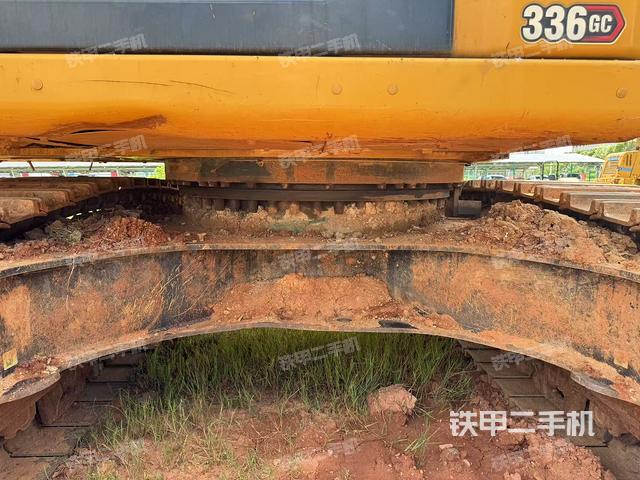 駕駛室整體(整機(jī)外觀) 駕駛室整體(整機(jī)外觀)
