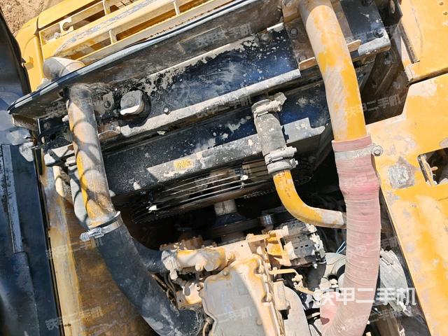 散熱器正面(大件艙室) 散熱器正面(大件艙室)