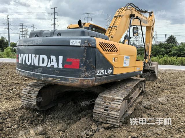 右后45(整機外觀) 右后45(整機外觀)